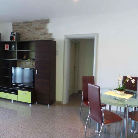 Holiday Home In Malinska/Insel Krk 13031 מראה חיצוני תמונה