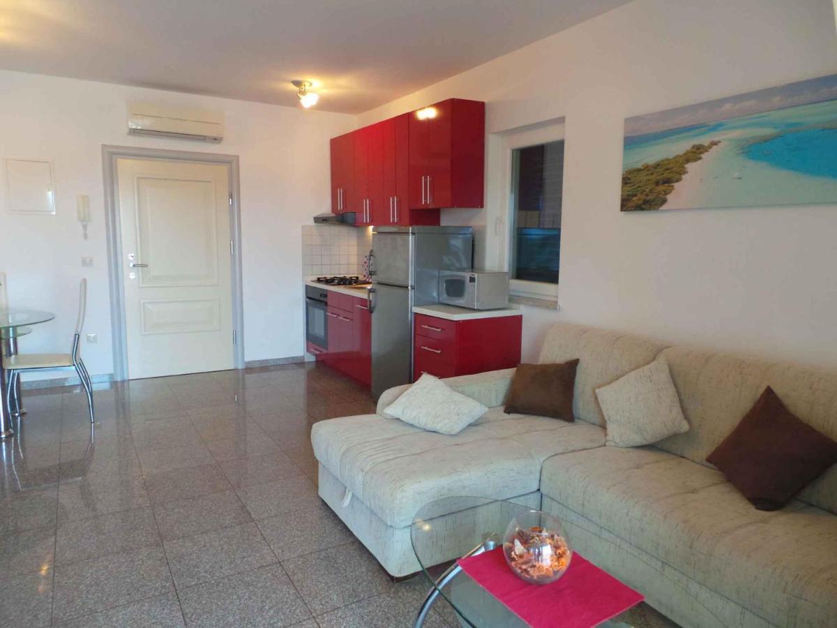 Holiday Home In Malinska/Insel Krk 13031 מראה חיצוני תמונה